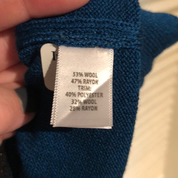 St John Collection cardigan with black accent - Picture 5 of 5